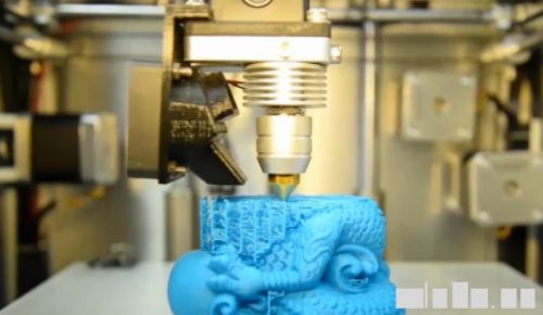 機器打印的移動速度，打印層厚，以及定位精度 3d打印機(如何)選購指南 參考這些需要注意的重要參數就有OK了