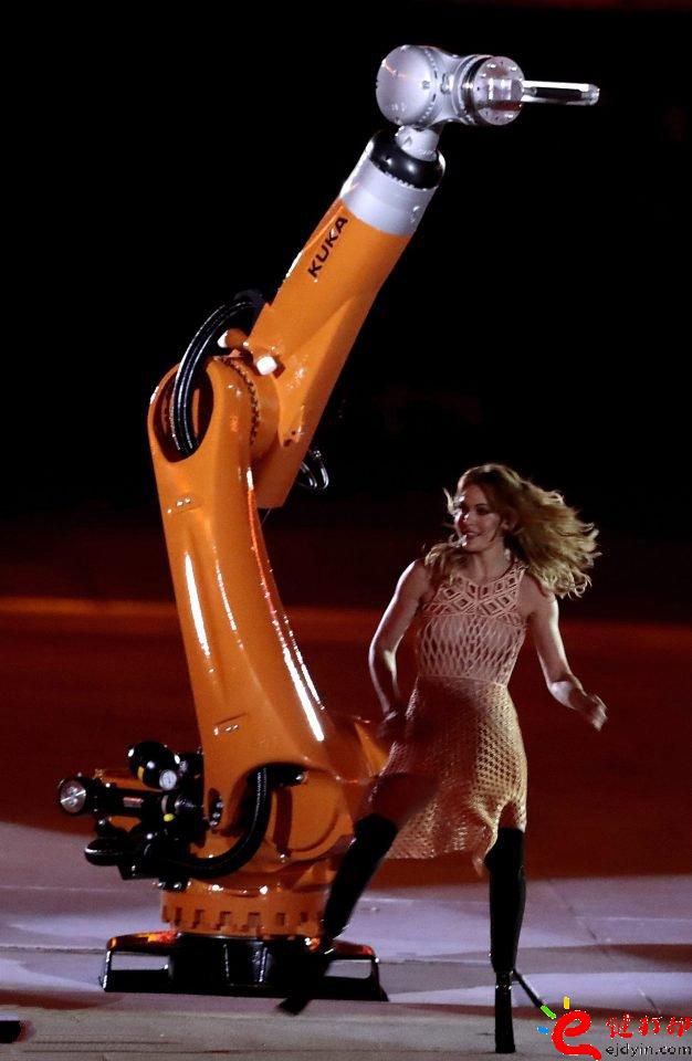 3D打印服裝_殘奧會開幕式之星Amy Purdy的3D打印連衣裙閃耀舞臺