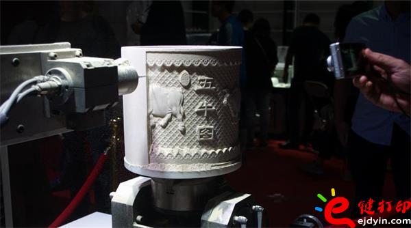 3D打印陶瓷作品展示,3d打印陶瓷粉末材料 景德鎮(zhèn)結(jié)合3D打印雕刻技術(shù)顛覆傳統(tǒng)手工制陶